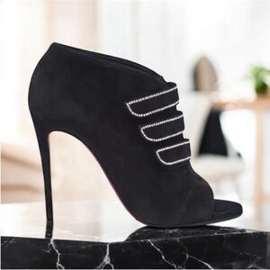 Christian Louboutin Suede Crystal
Triplica Strass 100 Booties RETAIL 1,295